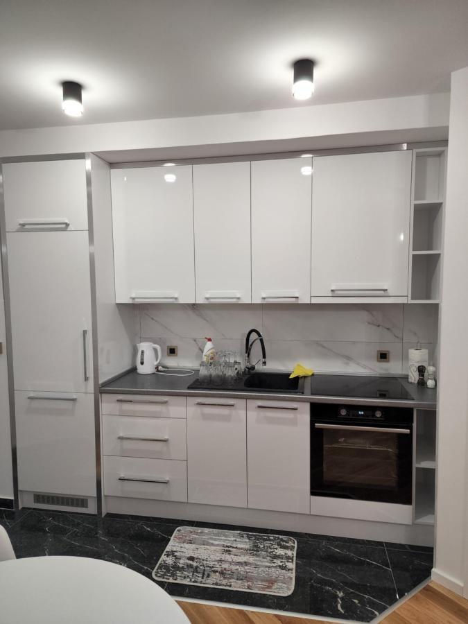Apartman Park Lake Тузла Екстер'єр фото